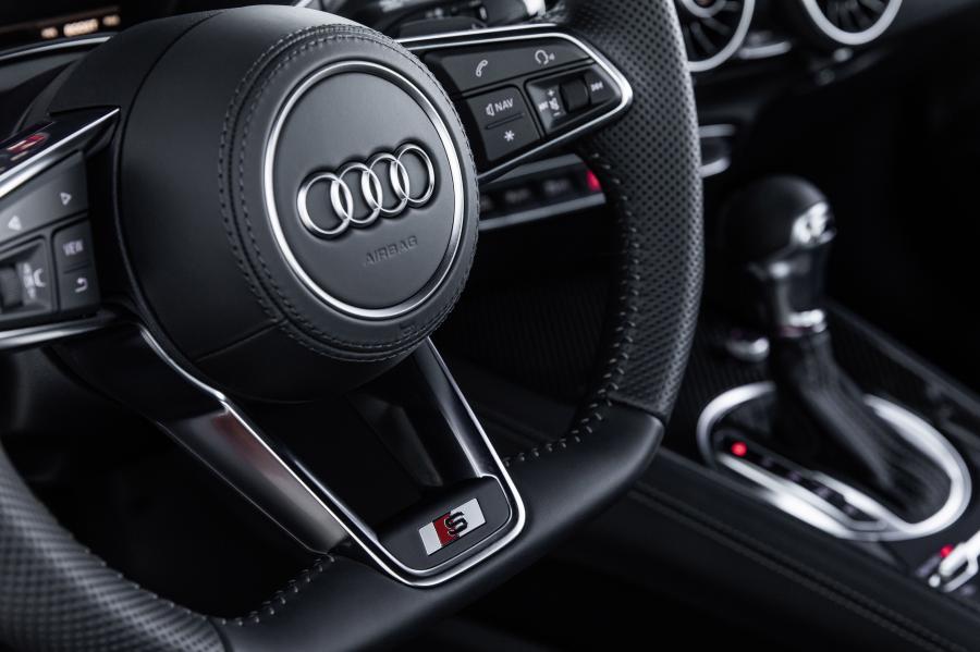 Детали интерьера Audi TTS Coupe (8S) 2018 года  (WW) (фото 248 из 254)